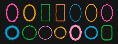 karalamalar ayarlandı. Zigzag dalgalı kenarlar, eski kareler, saykodelik dikdörtgenler, fotoğraf çerçeveleri, metin kutuları, etiketler, etiketler. Vektör harika şekiller dalga kenarlıkları kümesi.