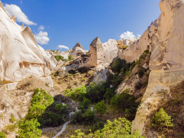 Schöne Atemberaubende Aussicht Auf Die Berge Kappadokiens Und Höhlenhäuser Türkei — Stockfoto