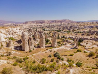 Kapadokya 'daki Aşk Vadisi' nde eşsiz jeolojik oluşumlar, Türkiye 'de popüler seyahat merkezleri.