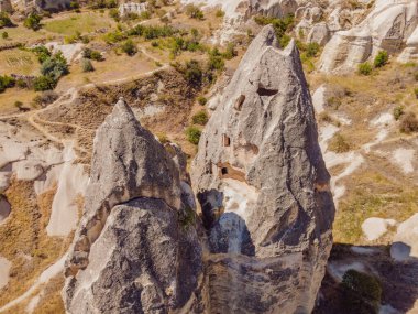 Kapadokya 'daki Aşk Vadisi' nde eşsiz jeolojik oluşumlar, Türkiye 'de popüler seyahat merkezleri.