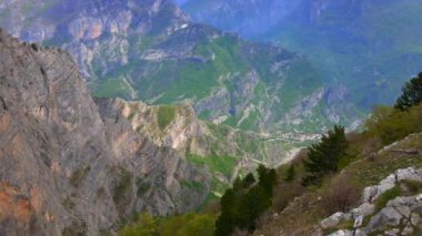 Grlo Sokolovo Kanyonu 'nun hava görüntüsü. Karadağ 'da nefes kesici bir manzara.