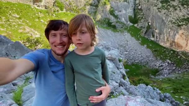 Happy Father Son Recording Selfie Video Standing Mountain Close Castle — ストック動画