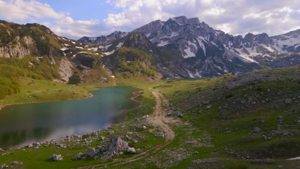 Çarpıcı Insansız Hava Aracı Karadağ Kuzey Kesimindeki Durmitor Ulusal Parkı — Stok video