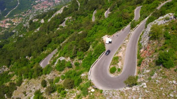 Este Vídeo Mostra Vistas Aéreas Deslumbrantes Serpentina Kotor Cetinje Montenegro — Vídeo de Stock