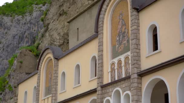 Detailní Záběr Kláštera Ostrog Nebo Monasterio Ostrog Černé Hoře Důležité — Stock video