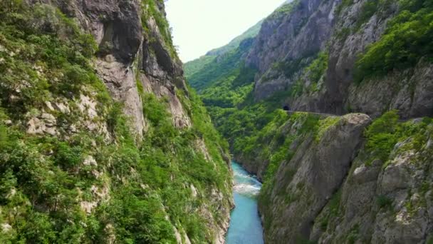Aerial Video Stunning Moracha River Canyon Montenegro Soar Magnificent Natural — Vídeo de stock