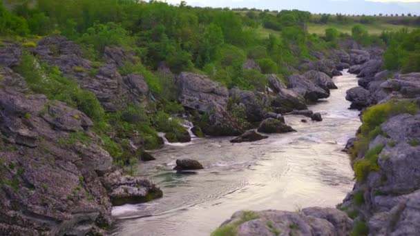 Der Sogenannte Niagara Wasserfall Der Nähe Der Hauptstadt Montenegros Podgorica — Stockvideo