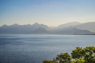 Antalya deniz ve dağ manzarası, Antalya 'da deniz. Türkiye.