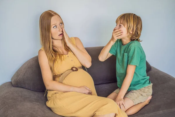 Eldest Son Came School Brought Infection Son Sneezes Pregnant Mother — Stock Photo, Image