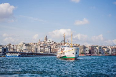 Türkiye 'deki Müslüman mimari ve su taşımacılığı - İstanbul Boğazı' ndaki deniz yolculuğunun güzel manzaralı turistik simgeleri.