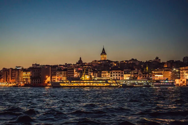 Panorama Města Istanbul Turecku Čtvrti Beyoglu Staré Domy Galatská Věž — Stock fotografie