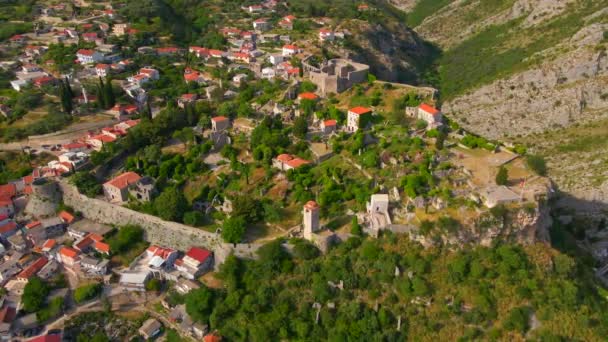 Drona Surprinde Priveliște Fascinantă Ruinelor Stari Bar Prezentând Rămășițele Clădirilor — Videoclip de stoc