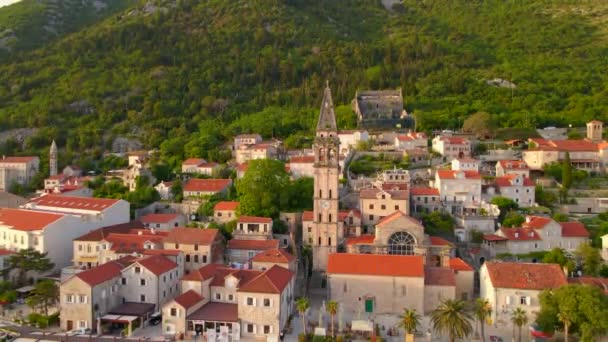 Una Impresionante Vista Aérea Encantadora Ciudad Perast Montenegro Donde Destaca — Vídeo de stock