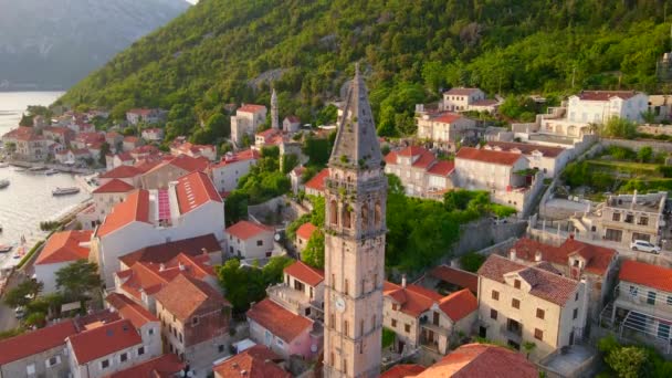Μια Εκπληκτική Θέα Της Γοητευτικής Πόλης Περαστ Στο Μαυροβούνιο Όπου — Αρχείο Βίντεο