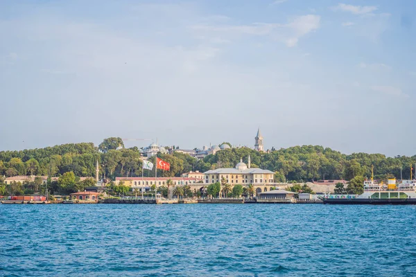 Der Topkapi Palast Vom Bosporus Aus Gesehen Istanbul Türkei Türkiye — Stockfoto