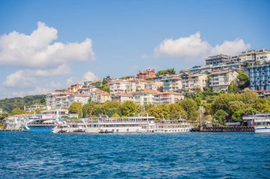 Türkiye 'deki Müslüman mimari ve su taşımacılığı - İstanbul Boğazı' ndaki deniz yolculuğunun güzel manzaralı turistik simgeleri.