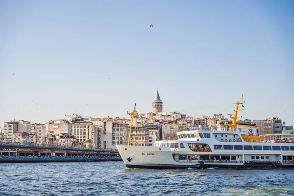 Istanbul Türkei August 2022 Muslimische Architektur Und Wassertransport Der Türkei — Stockfoto