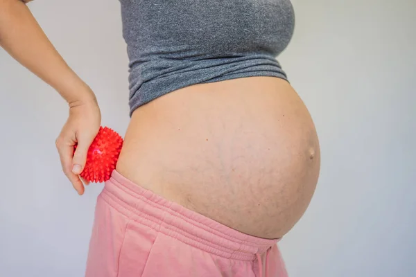 Αυτο Μασάζ Μασάζ Για Μια Έγκυο Γυναίκα — Φωτογραφία Αρχείου