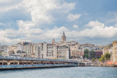 Türkiye'de Istanbul şehir manzarası, Beyoğlu ilçe eski evler Galata Kulesi üstünde tepe, Haliç manzarası.