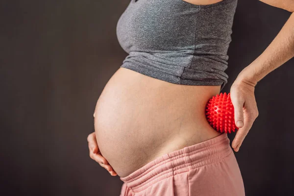 Önmasszázs Egy Terhes Masszírozójával — Stock Fotó