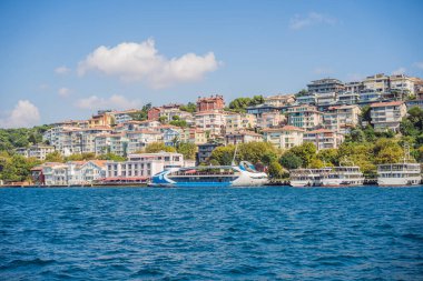 Türkiye 'deki Müslüman mimari ve su taşımacılığı - İstanbul Boğazı' ndaki deniz yolculuğunun güzel manzaralı turistik simgeleri.