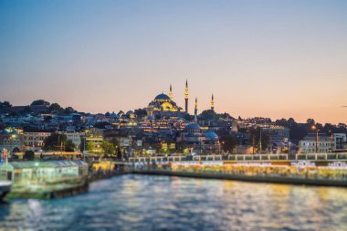 Eminonu, İstanbul, Türkiye 'deki Rustem Pasa Camii' nin dışı.