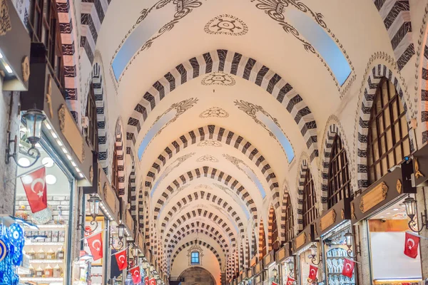İstanbul tarihi Mısır Çarşısı. Bayan Carsisi, baharat pazarı..