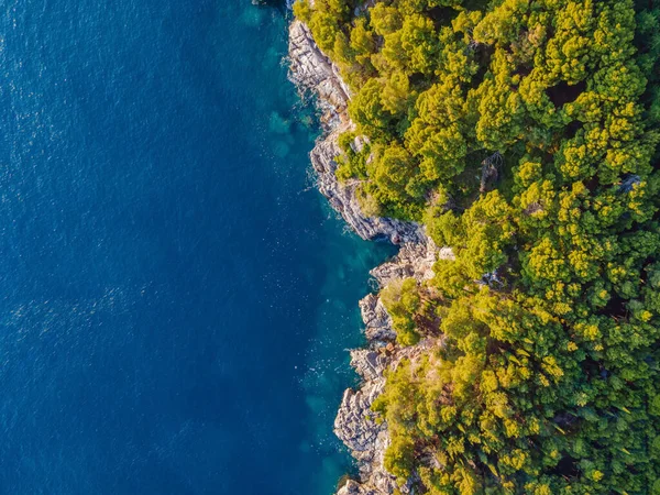 Vista Aérea Las Olas Del Mar Costa Rocosa Montenegro — Foto de Stock