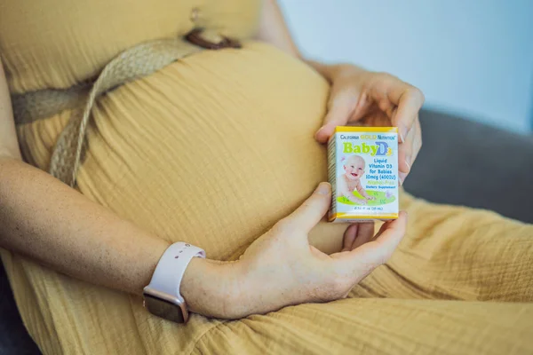 Usa Miami Těhotná Žena Dostala Balíček Iherb Koupené Celých Potravinách — Stock fotografie