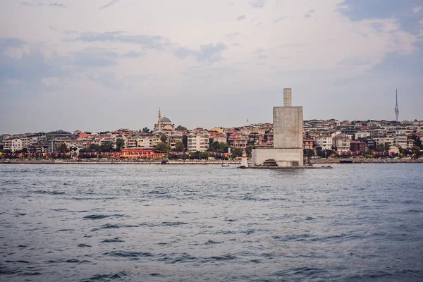 Киз Кулеси Девичья Башня Реконструкции Стамбуле Путешествие Стамбул Фоновое Вертикальное — стоковое фото
