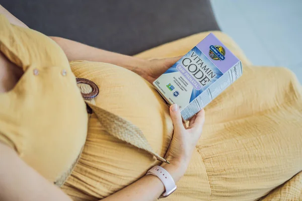 Usa Miami Těhotná Žena Dostala Balíček Iherb Nebo Koupila Celých — Stock fotografie