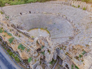 Türkiye 'nin Antalya kenti yakınlarındaki antik Lycian şehri Perge' nin kalıntıları. Hindi, her yere git.