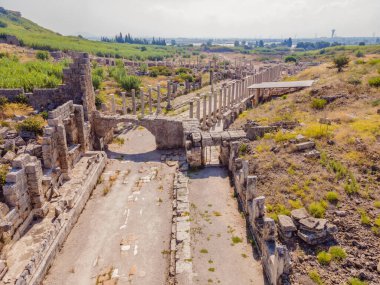 Türkiye 'nin Antalya kenti yakınlarındaki antik Lycian şehri Perge' nin kalıntıları. Hindi, her yere git.