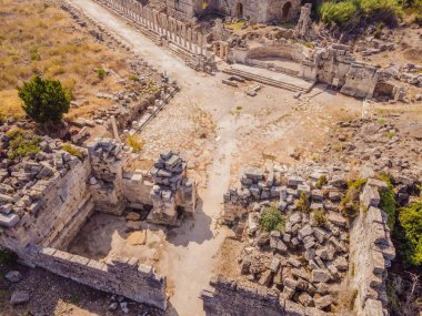 Türkiye 'nin Antalya kenti yakınlarındaki antik Lycian şehri Perge' nin kalıntıları. Hindi, her yere git.