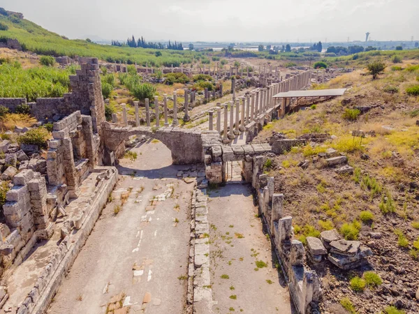 Türkiye 'nin Antalya kenti yakınlarındaki antik Lycian şehri Perge' nin kalıntıları. Hindi, her yere git.