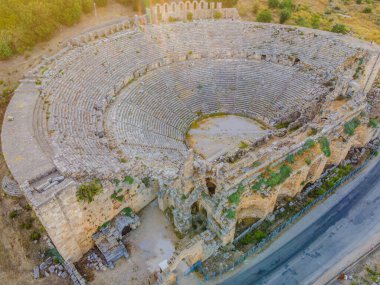 Türkiye 'nin Antalya kenti yakınlarındaki antik Lycian şehri Perge' nin kalıntıları. Hindi, her yere git.