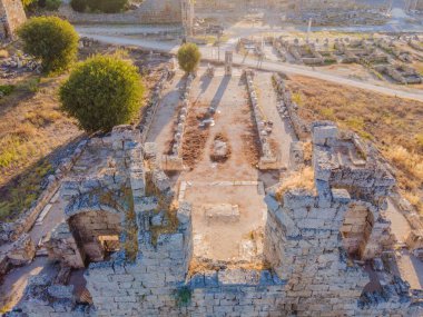 Türkiye 'nin Antalya kenti yakınlarındaki antik Lycian şehri Perge' nin kalıntıları. Hindi, her yere git.