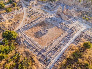 Türkiye 'nin Antalya kenti yakınlarındaki antik Lycian şehri Perge' nin kalıntıları. Hindi, her yere git.
