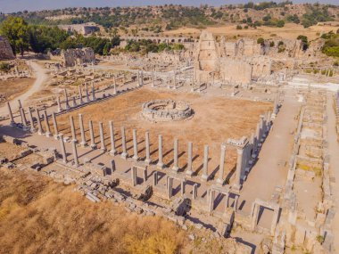Türkiye 'nin Antalya kenti yakınlarındaki antik Lycian şehri Perge' nin kalıntıları. Hindi, her yere git.