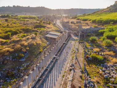 Türkiye 'nin Antalya kenti yakınlarındaki antik Lycian şehri Perge' nin kalıntıları. Hindi, her yere git.