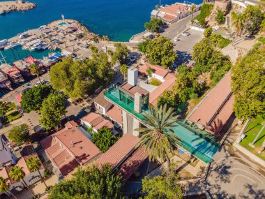 Barajdan sokağa ve gözlem güvertesine asansör Antalya Kaleici Panoramik Asansör.