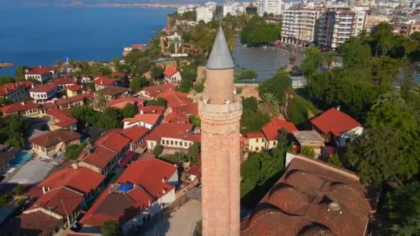 Video Stok Udara Ikon Masjid Yivli Minaret Mengambil Pusat Panggung — Stok Video