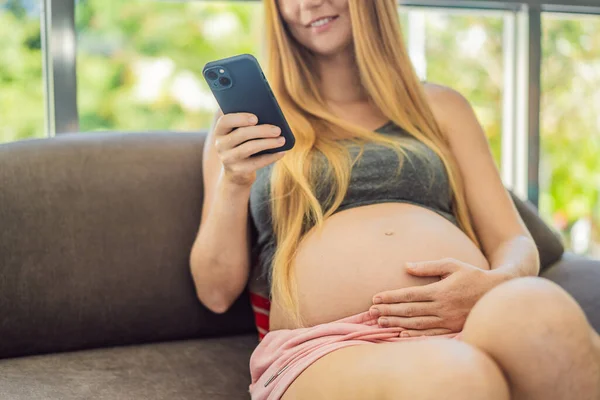 Pregnant Girl Smartphone Concept Negative Impact Unborn Child Womb Violation — Stock Photo, Image