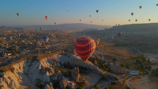 Neste Vídeo Aéreo Céus Acima Capadócia Turquia Ganham Vida Com — Vídeo de Stock