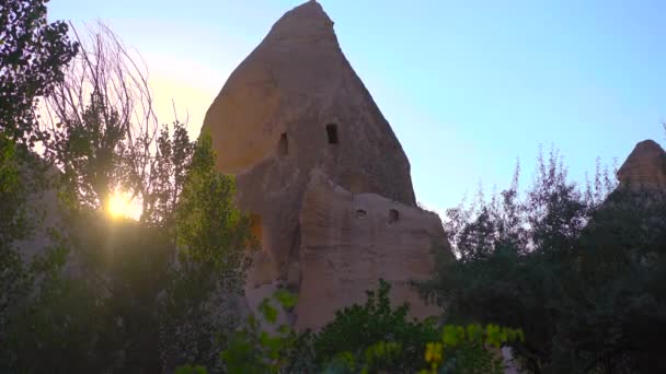 Esplora Straordinarie Formazioni Rocciose Che Raccontano Antiche Storie Della Cappadocia — Video Stock