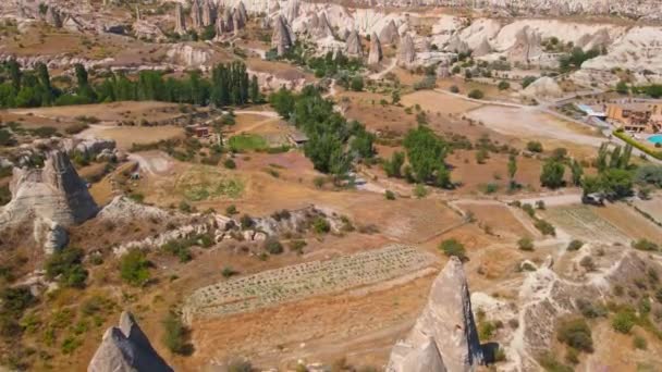 Büyüleyici Hava Stoku Videosunda Sevgi Vadisi Kapadokya Türkiye Dolaştık Burada — Stok video