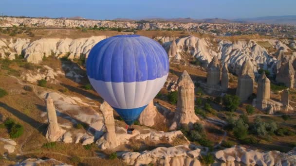 Aerial Video Captured Canvas Cappadocian Sky Video Showcases Enchanting Spectacle — Stock Video
