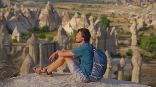 Kapadokya Türkiye Deki Büyüleyici Goreme Milli Parkı Gezerken Bir Yolculuğa — Stok video