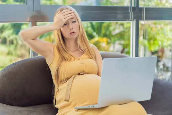 Weary Pregnant Woman Tired Working Home Navigates Challenges Balancing Professional — Stock Photo, Image