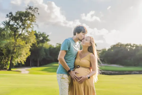 Blissful Moment Pregnant Woman Her Husband Spend Quality Time Together — Stock Photo, Image
